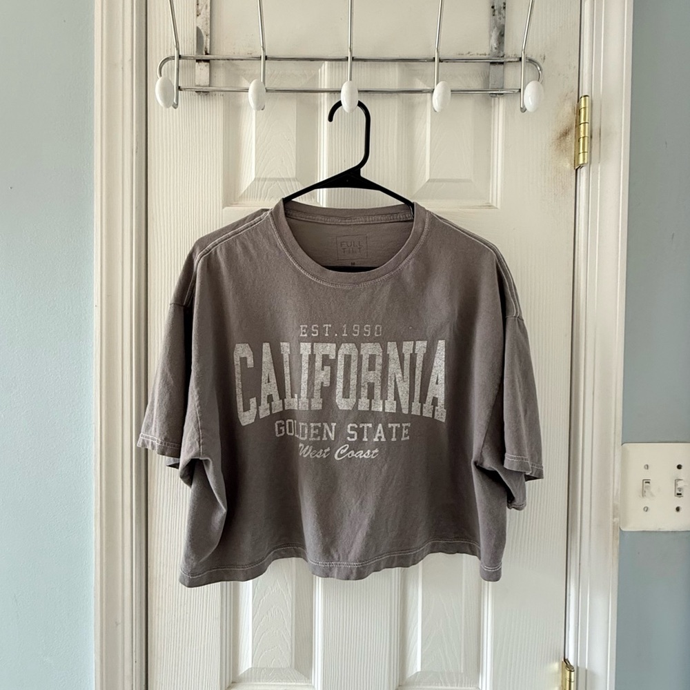 Tilly's Gray California Graphic Crop Top